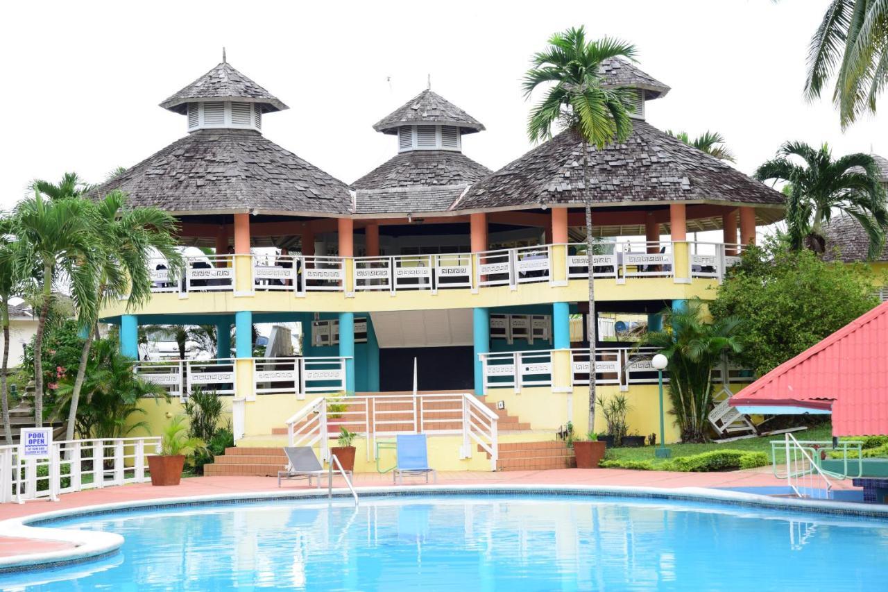 River Side Apt 9 @ Mystic Ridge. Ocho Rios Kültér fotó