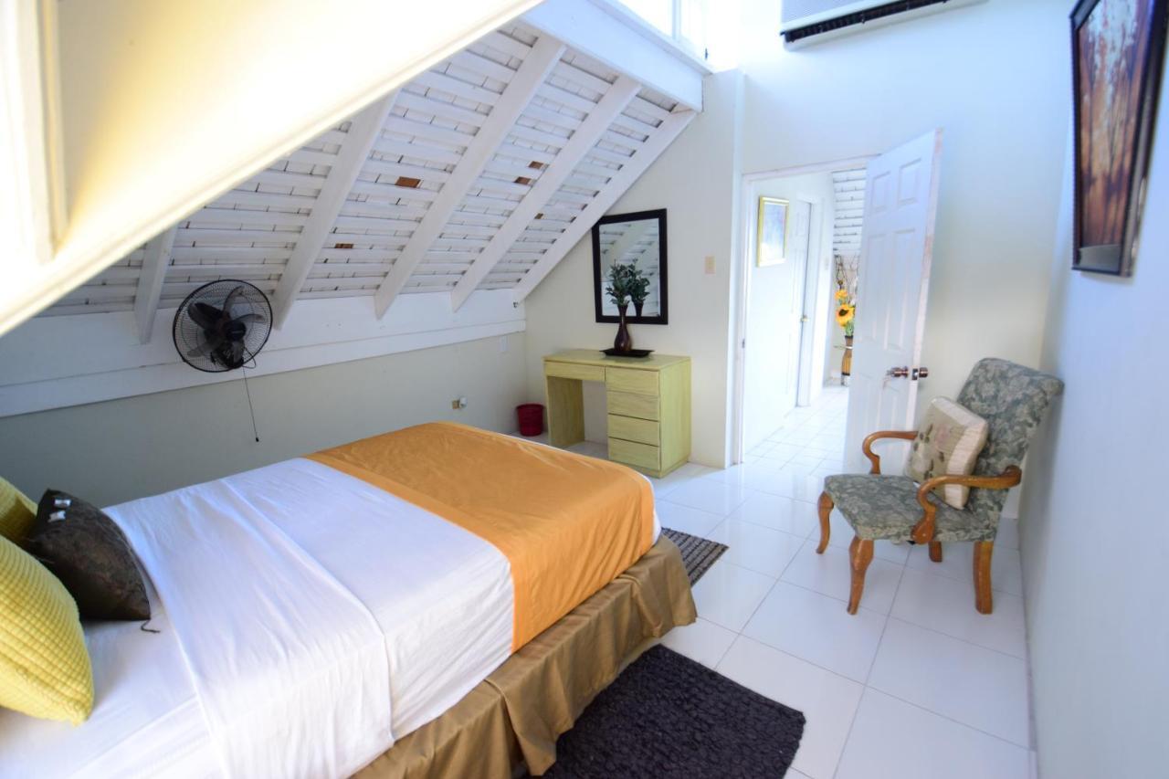 River Side Apt 9 @ Mystic Ridge. Ocho Rios Kültér fotó